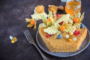 Червоний оксамит або Наполеон: який торт по знаку зодіаку (відео)