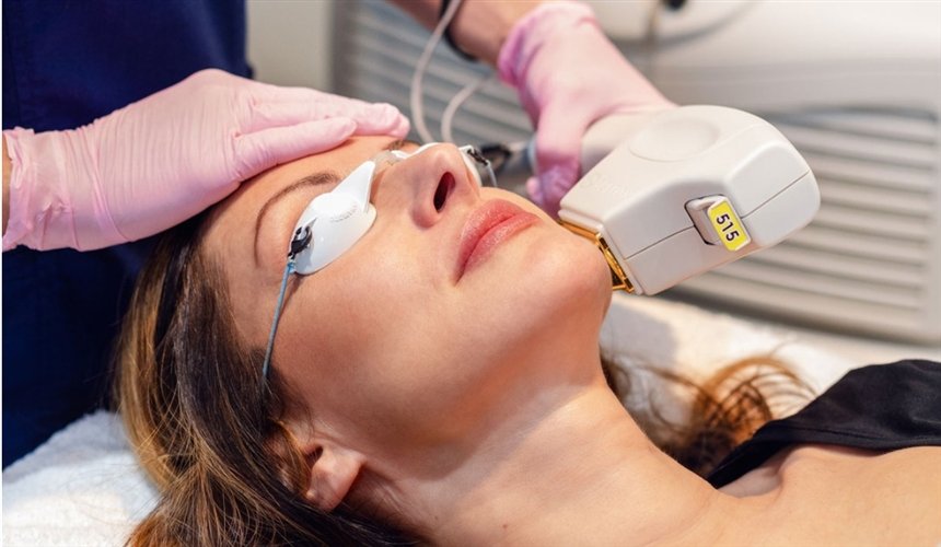 Що таке фотоомолодження особи