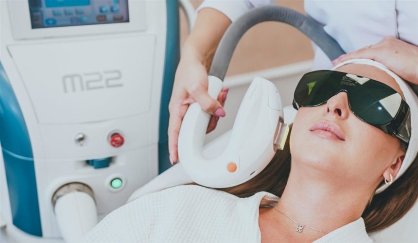 Що таке фотоомолодження особи