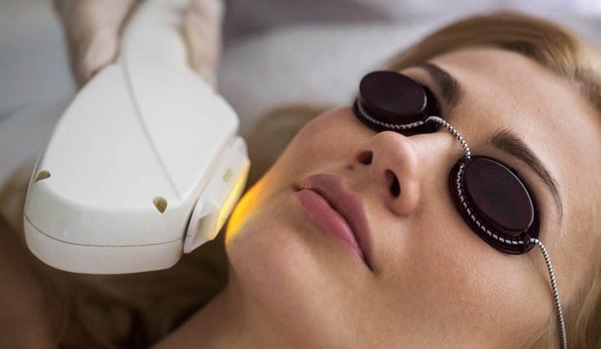 Що таке фотоомолодження особи