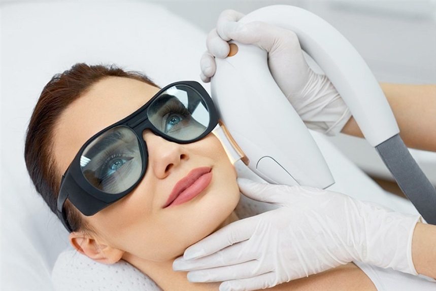 Що таке фотоомолодження особи