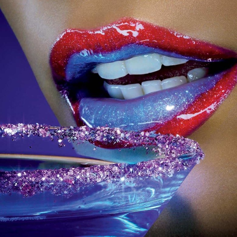 Губи у стразах