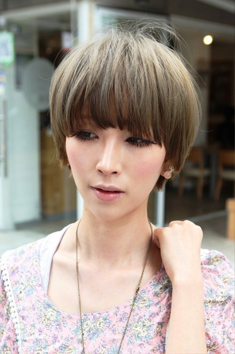 Азіатські короткі стрижки жіночі
