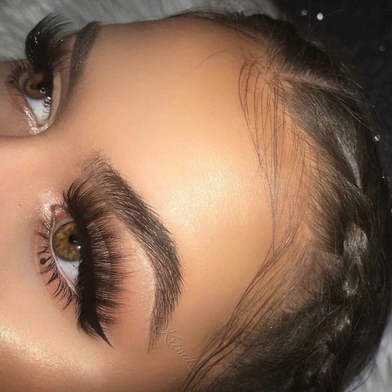 Довгі нарощені вії