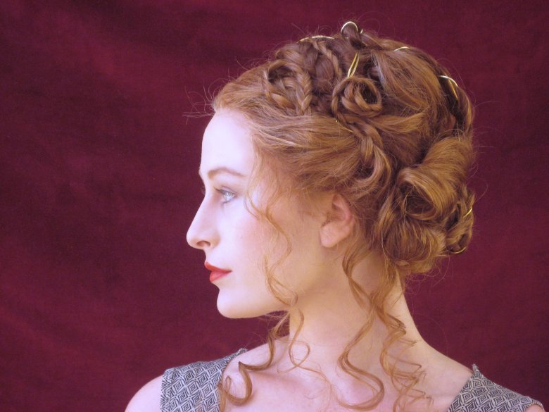 Історичні зачіски