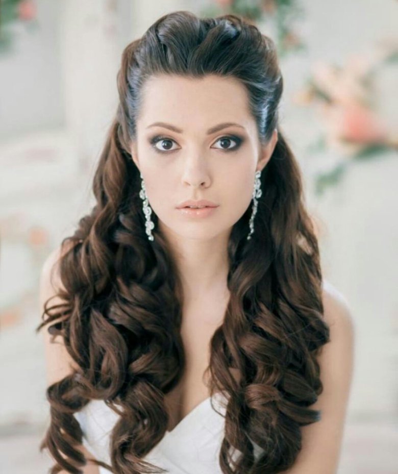 Весільні зачіски на довге волосся