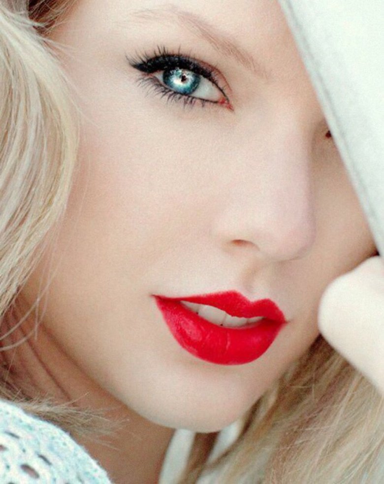 Червоні губи Тейлор Свіфт