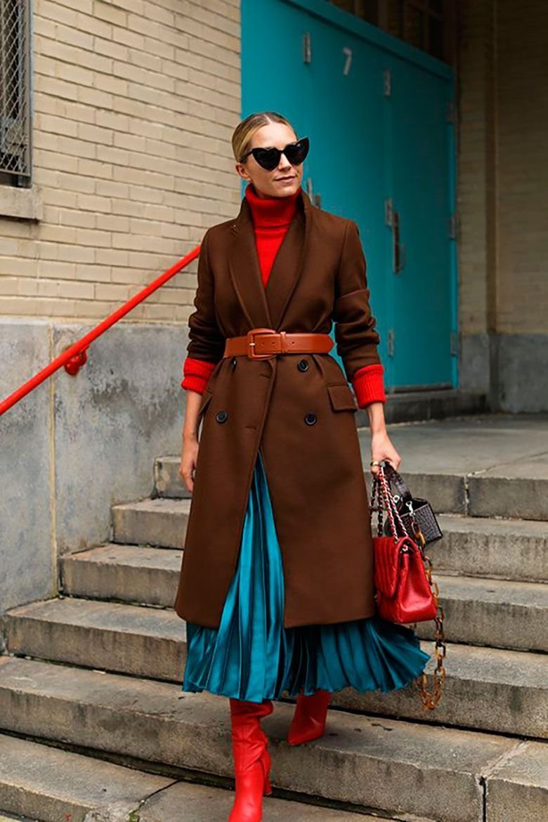 Поєднання червоного та коричневого в одязі