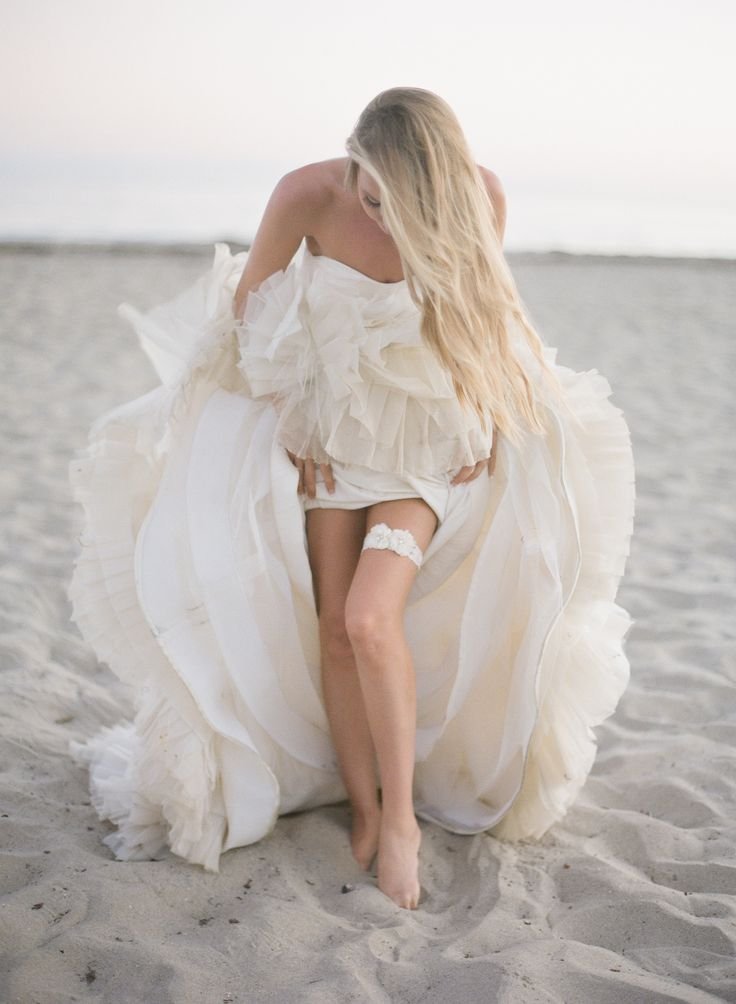 Сукня з тюлем на пляжі весільне