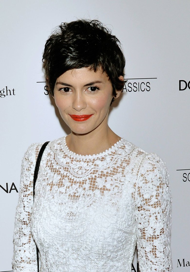 Одрі Тоту фото з короткою стрижкою