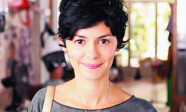 Одрі Тоту з короткою стрижкою без укладання