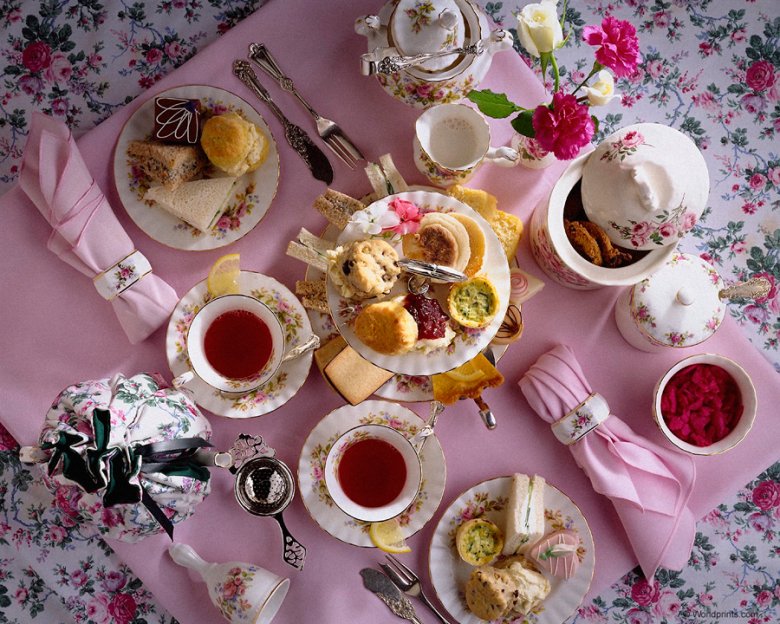 Чайний стіл для гостей