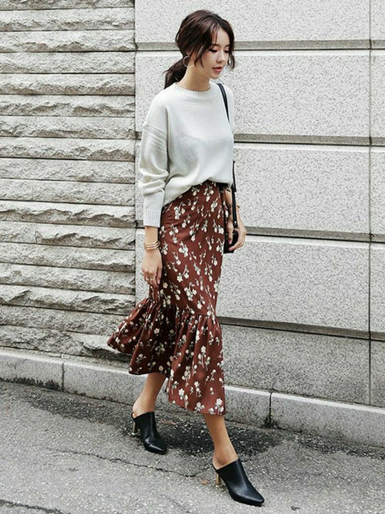 Шифонова спідниця з в'язаним светром