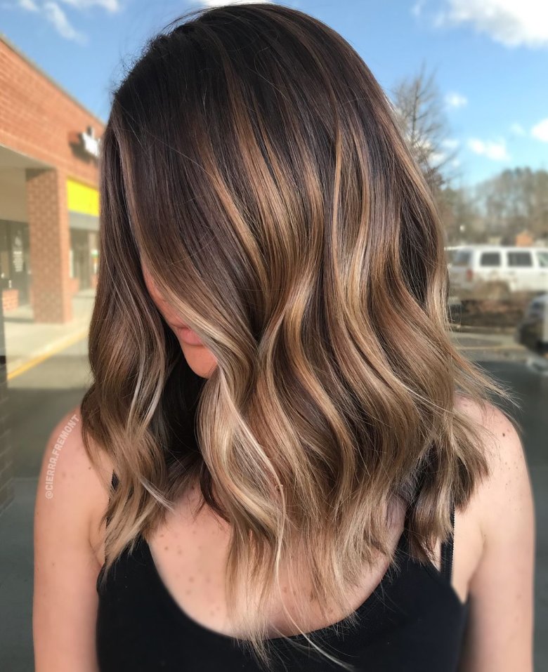 Освітлені пасма на скронях