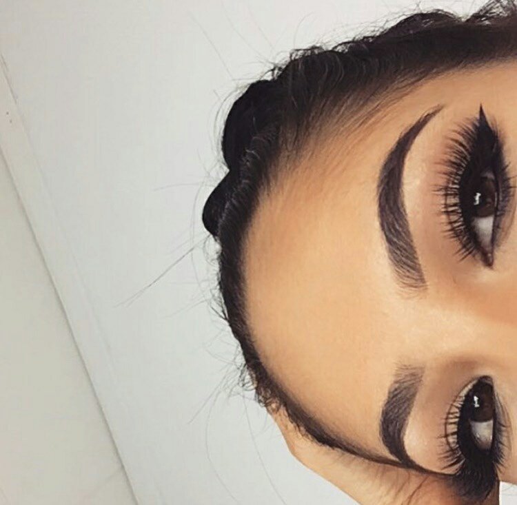 Макіяж з нарощеними віями