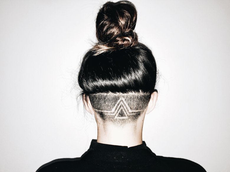 Виголена потилиця каре - 74 фото