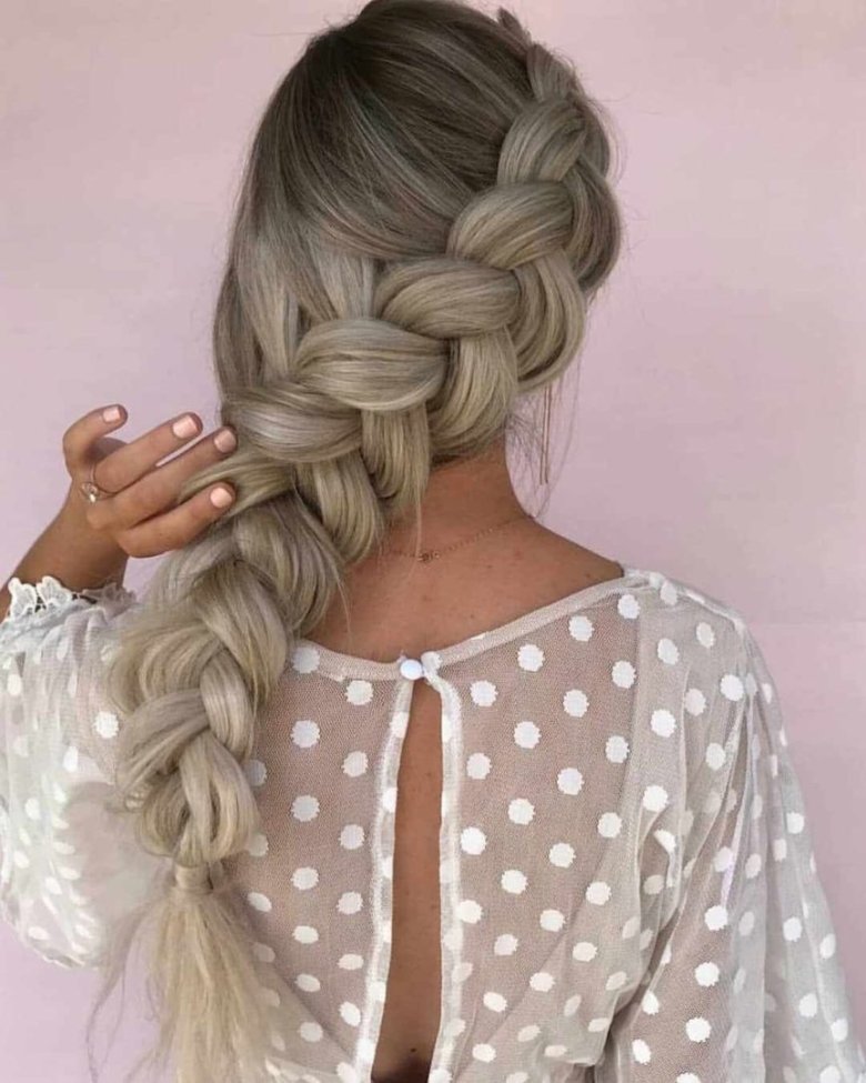 Зачіски з косами на довге волосся