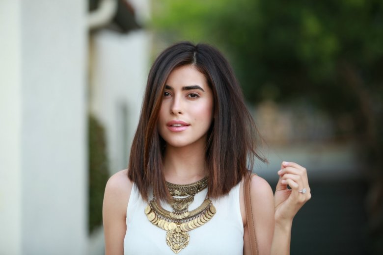 Стрижки на середнє густе волосся