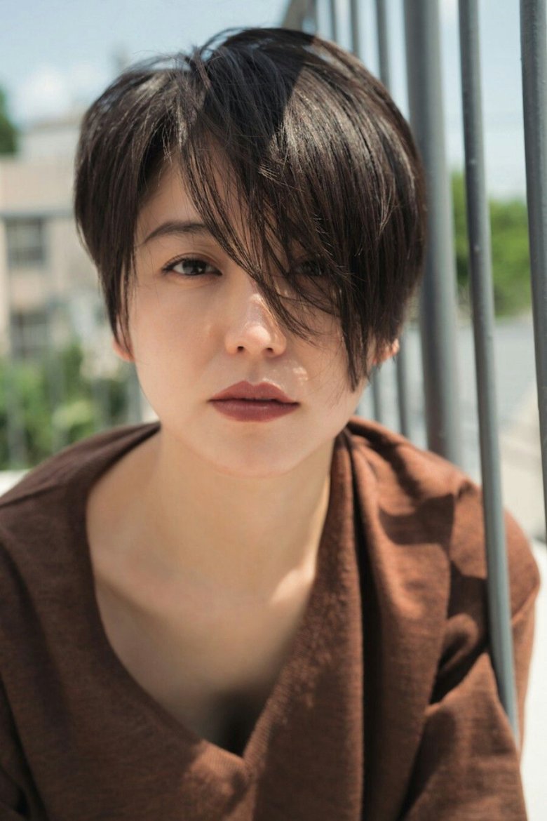 Японська стрижка жіноча на коротке волосся