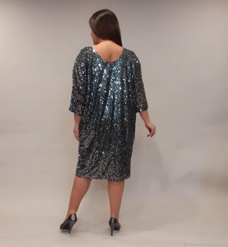 Сукня з паєток для повних