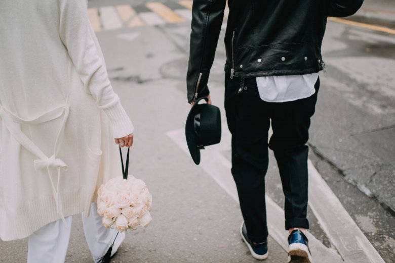 Весільне плаття з кедами