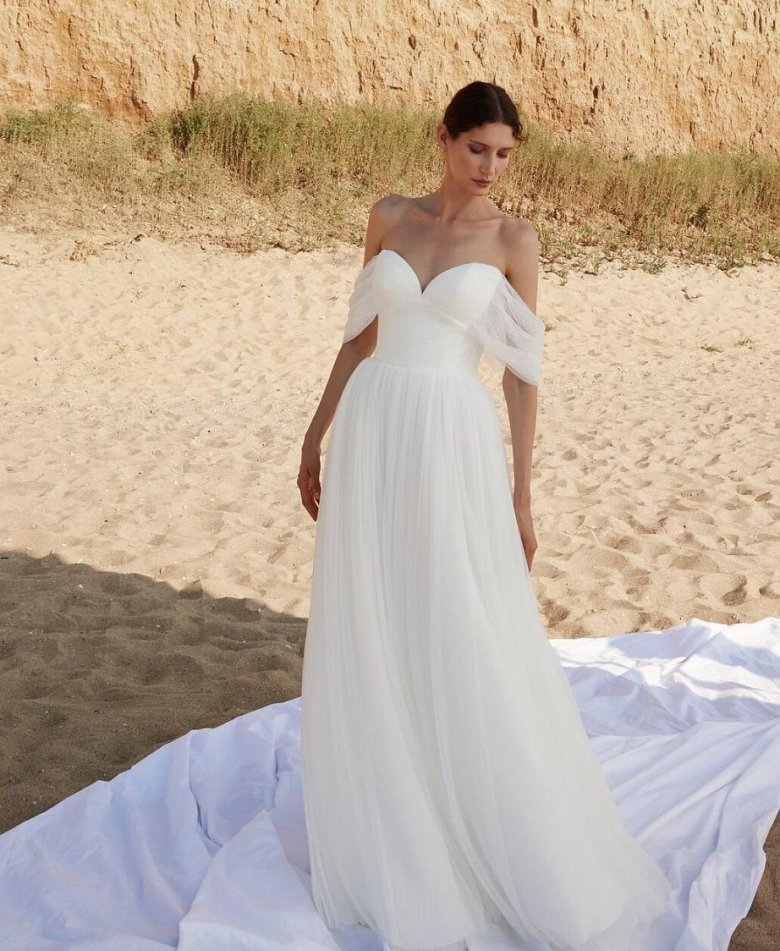 Шифонова весільна сукня