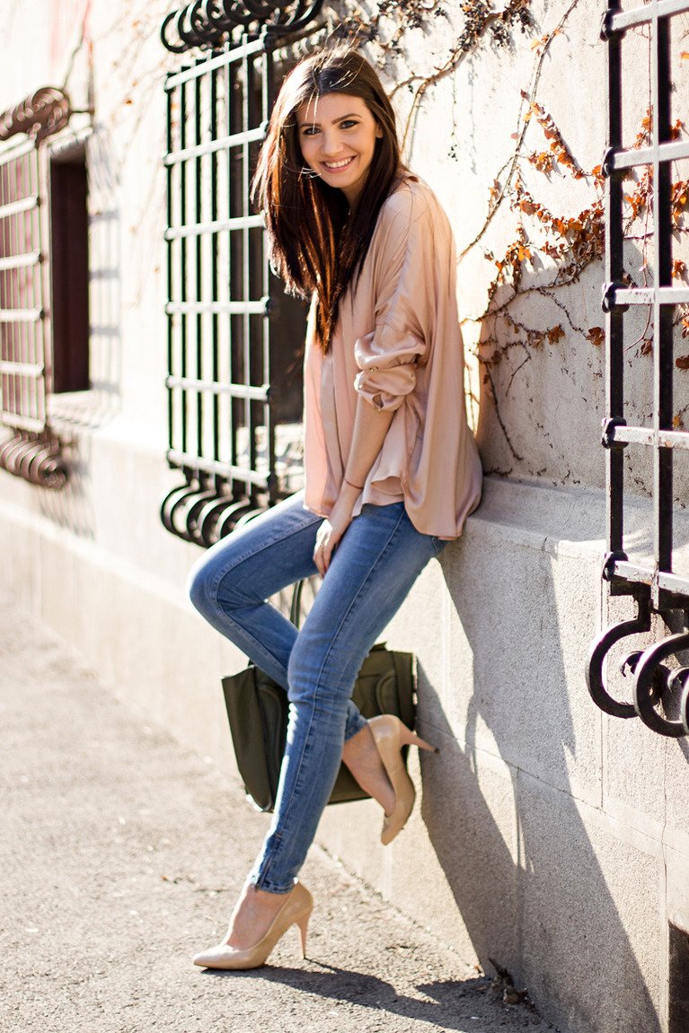 Образ з босоніжками та шкарпетками