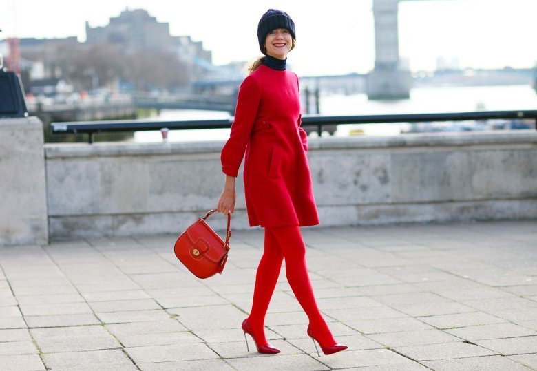 Образи з кольоровими колготками