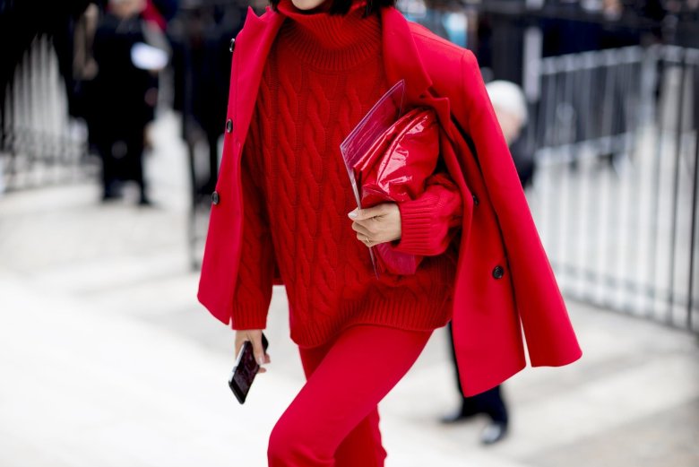 Червоне пальто Баленсіага