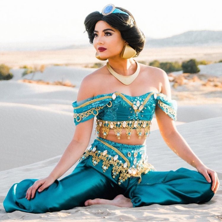 Принцеса Жасмин у тюрбані