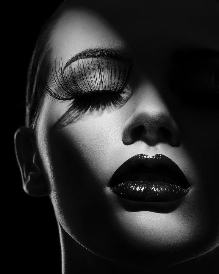 Чорно білий макіяж