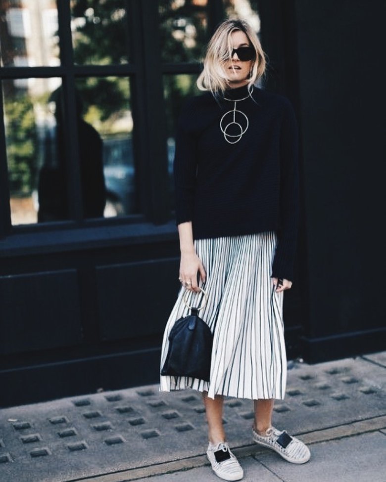 Бежева спідниця пліссе