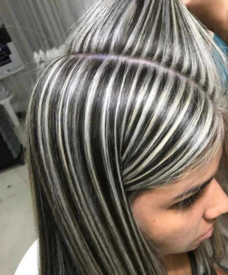 Авріл Лавін пасма