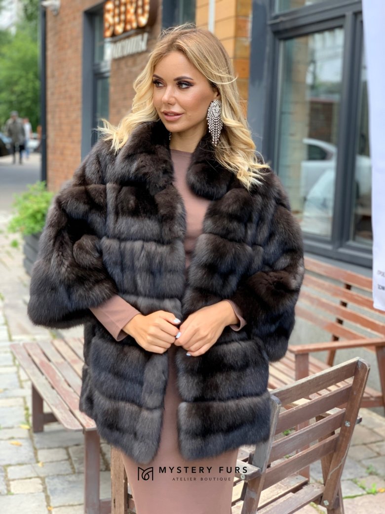Стильна шубка автоледі