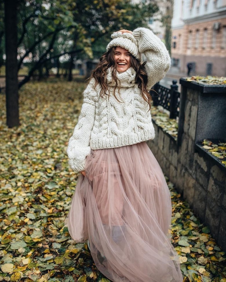 Светр з спідницею