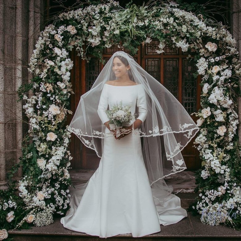 Весільні сукні комбінація Віра Вонг