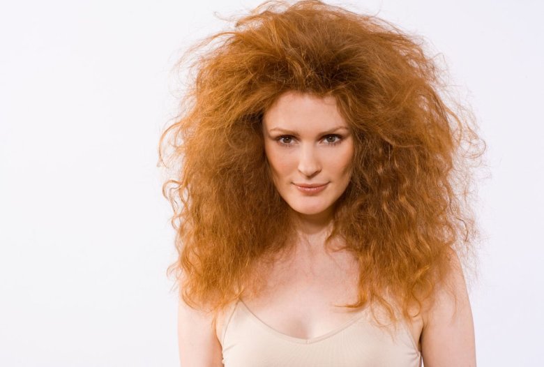 Неслухняне волосся боком