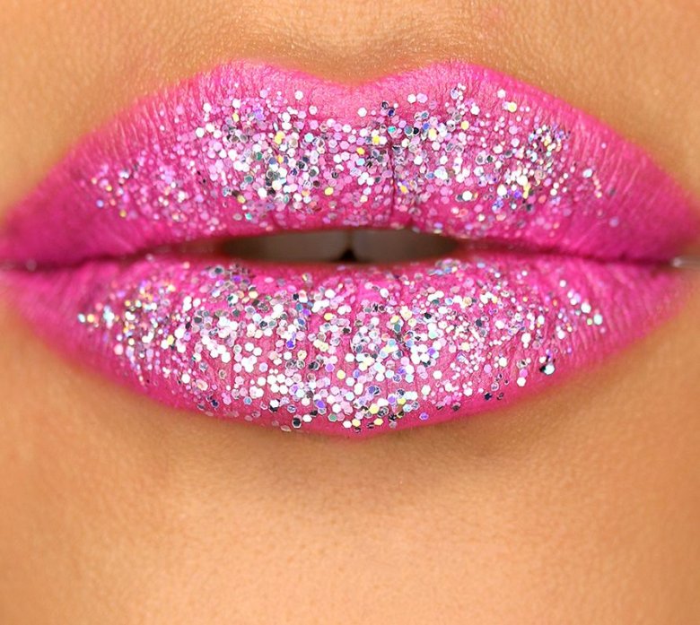 Губи з блискітками