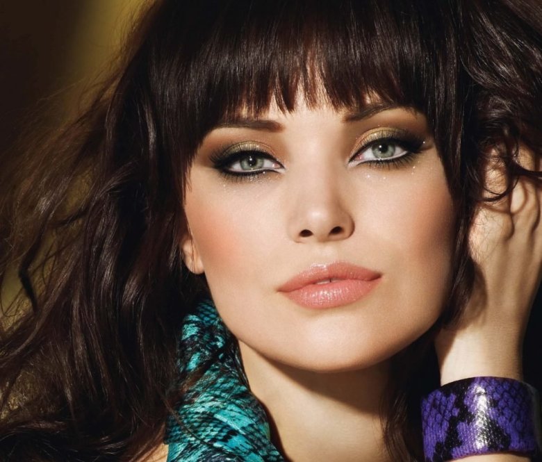 Макіяж для зеленооких брюнеток