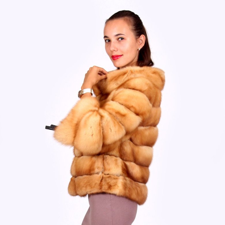 Шуба з білого соболя