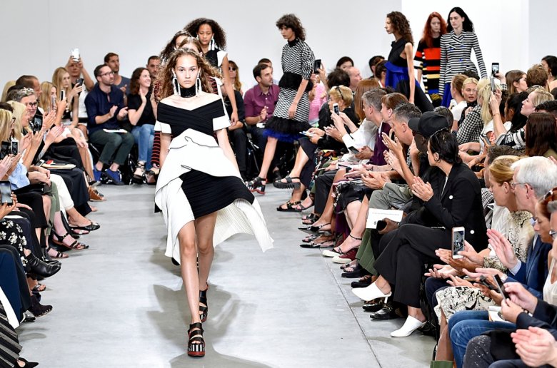 Christian Dior Haute Couture SS 2019 цирк