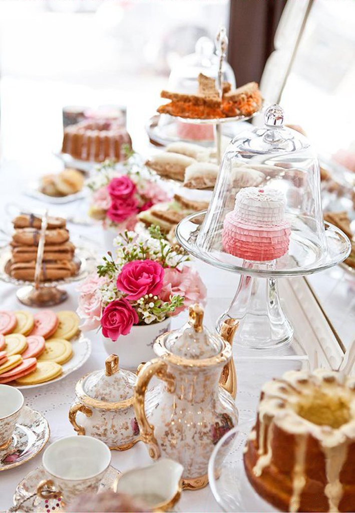 Сервірування солодкого столу