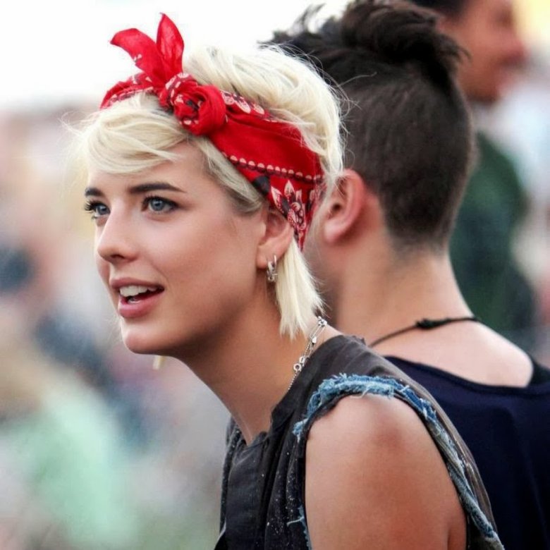 Зачіски з банданою