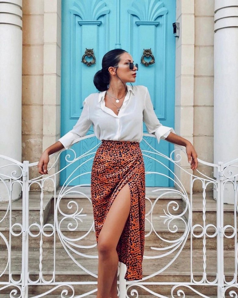 Образи зі спідницею на запах