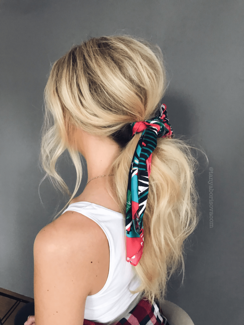 Хвіст з хусткою