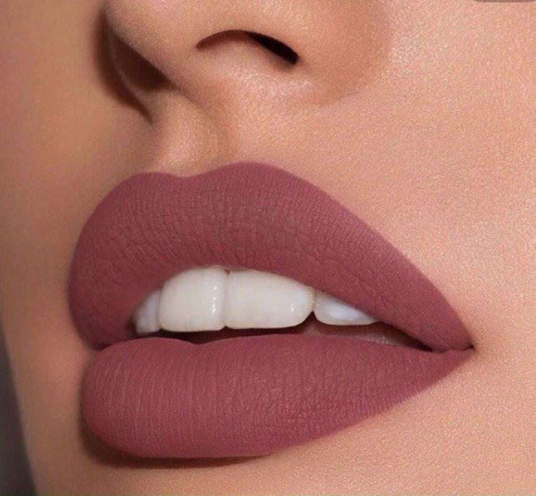 Матова помада