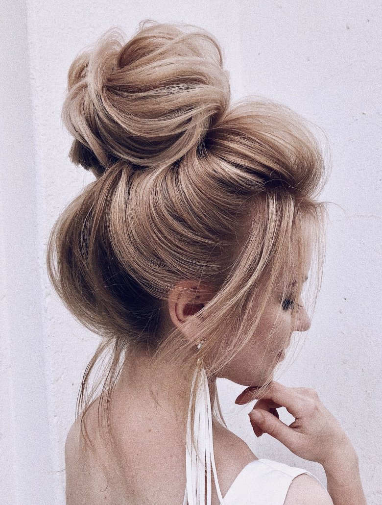 Весільний пучок на середнє волосся