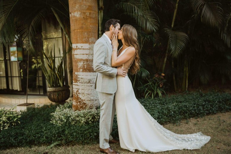 Колаж із 3 весільних суконь