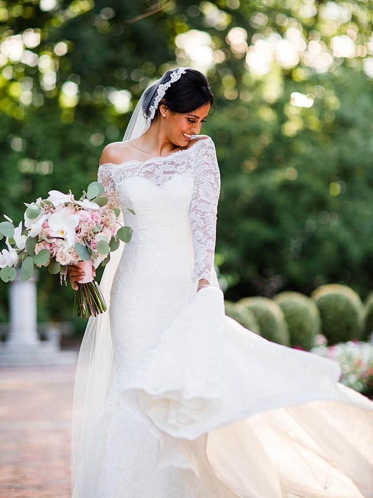 Китайська наречена традиційне вбрання