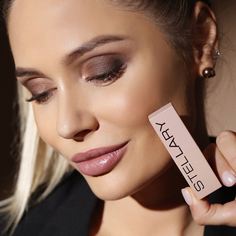 Помада Mac нюдова